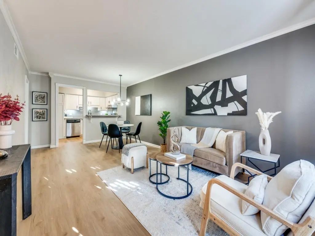 5212 Fleetwood Oaks Avenue 202, Dallas