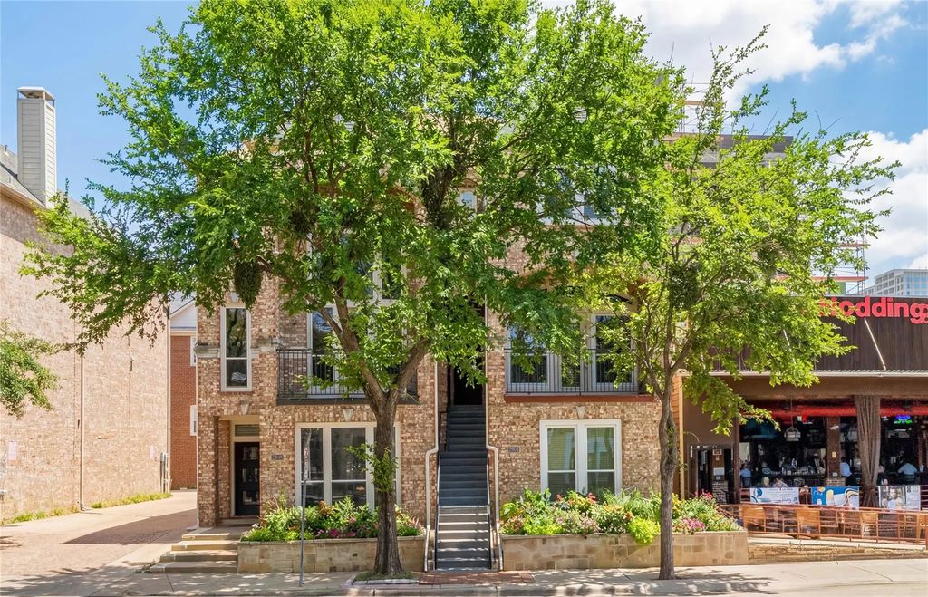 2906 Thomas Avenue, Dallas
