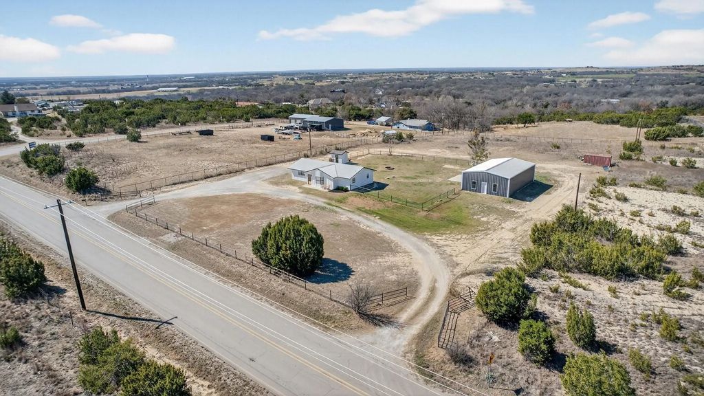 3750 Dennis Road, Weatherford