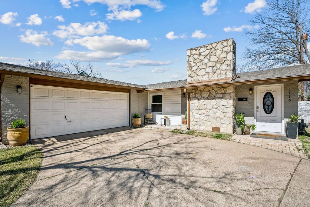 1115 Edwards Court N, Irving