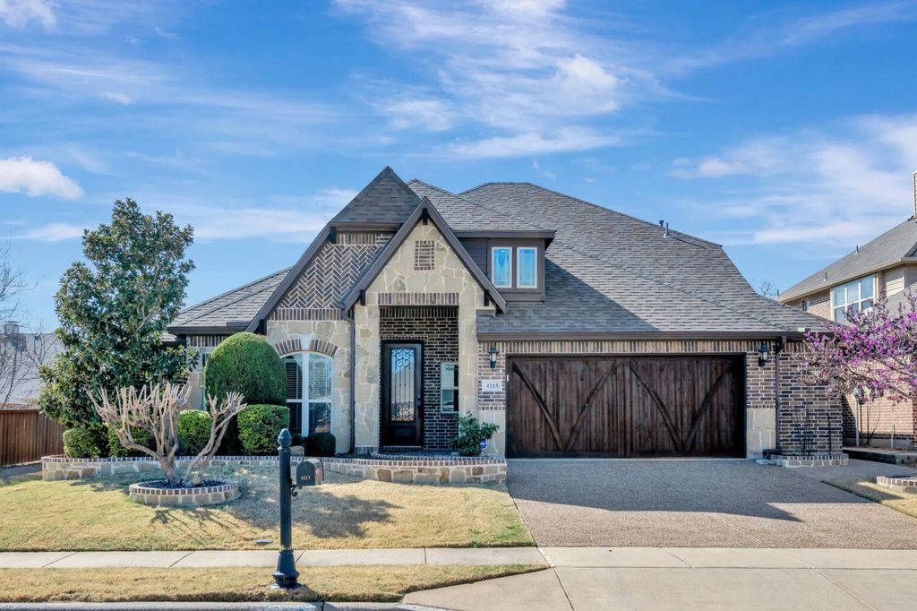 4213 Rustic Timbers Drive, Fort Worth