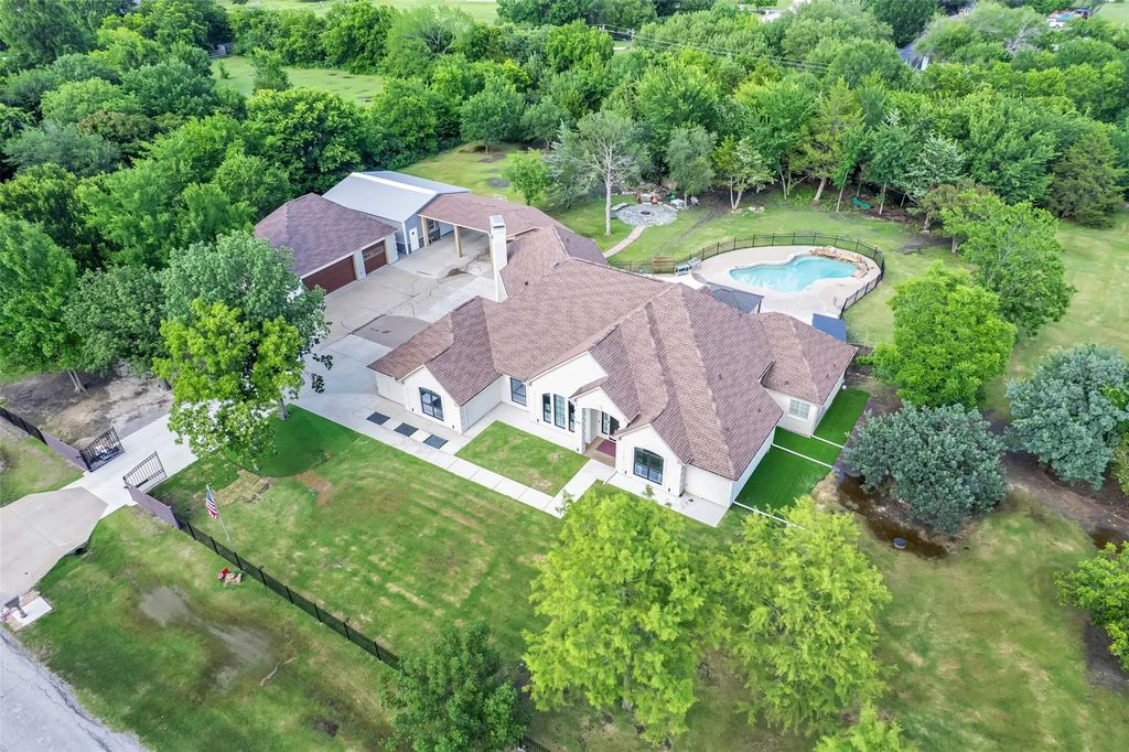 1690 Lynn Lane, Lucas