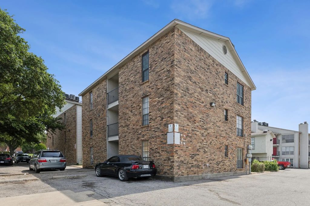 7621 Mccallum Boulevard 215, Dallas