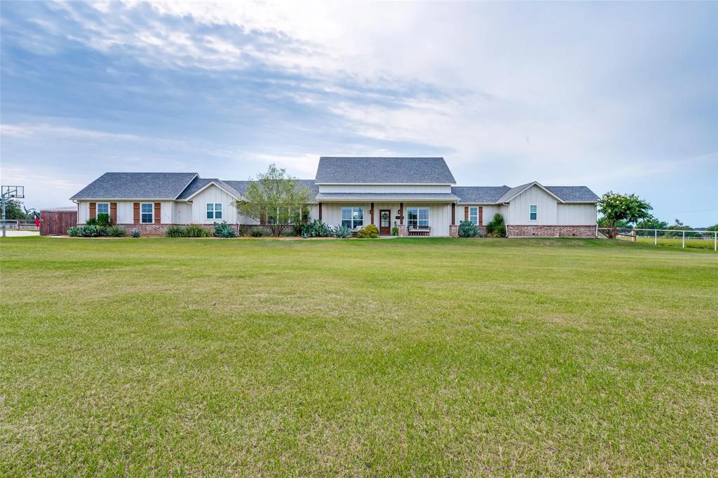 6200 Mcnatt Road, Aubrey