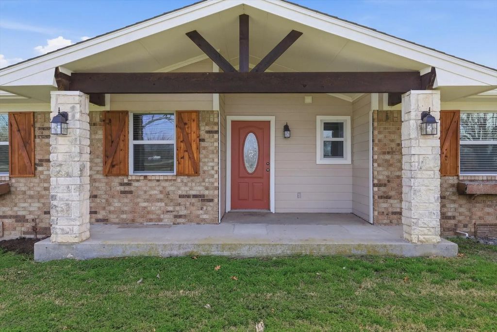 6996 Ganzer Road E, Denton