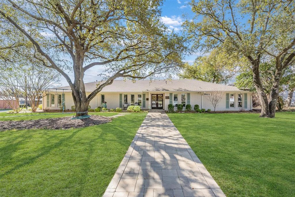 3796 Vinecrest Drive, Dallas