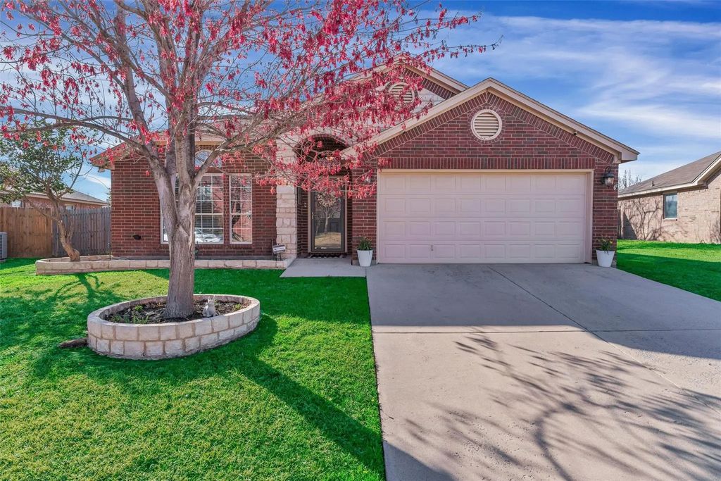 613 Creek Point Drive, Saginaw