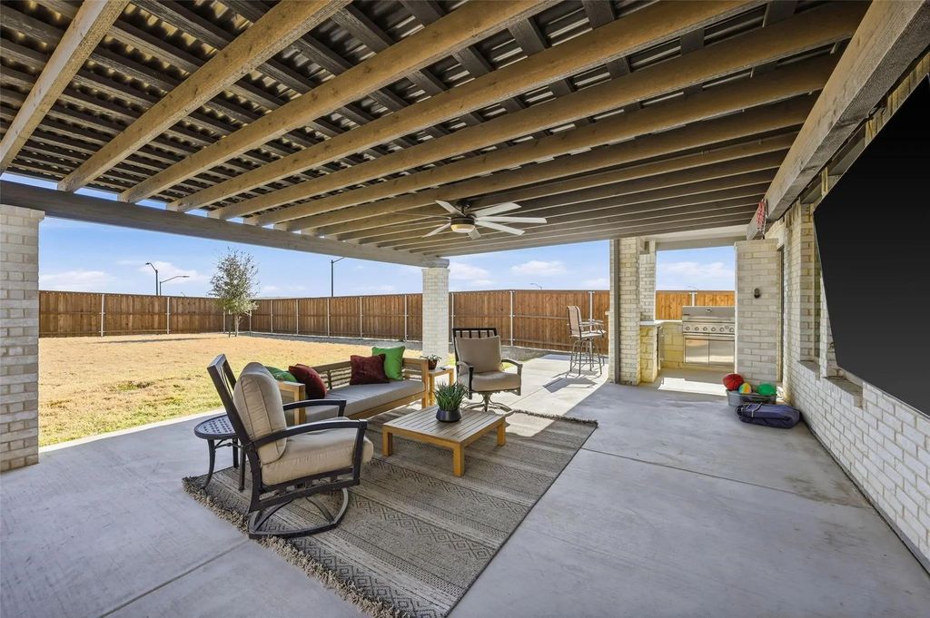 10545 Landry Bluff Lane, Fort Worth