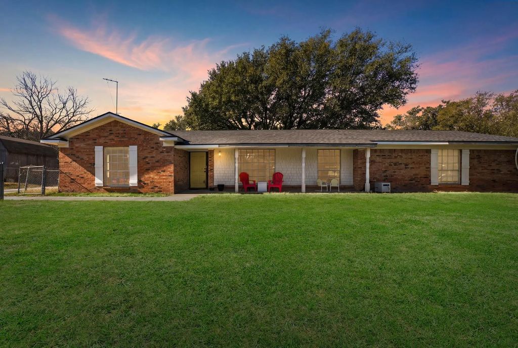 104 Beard Drive, Itasca