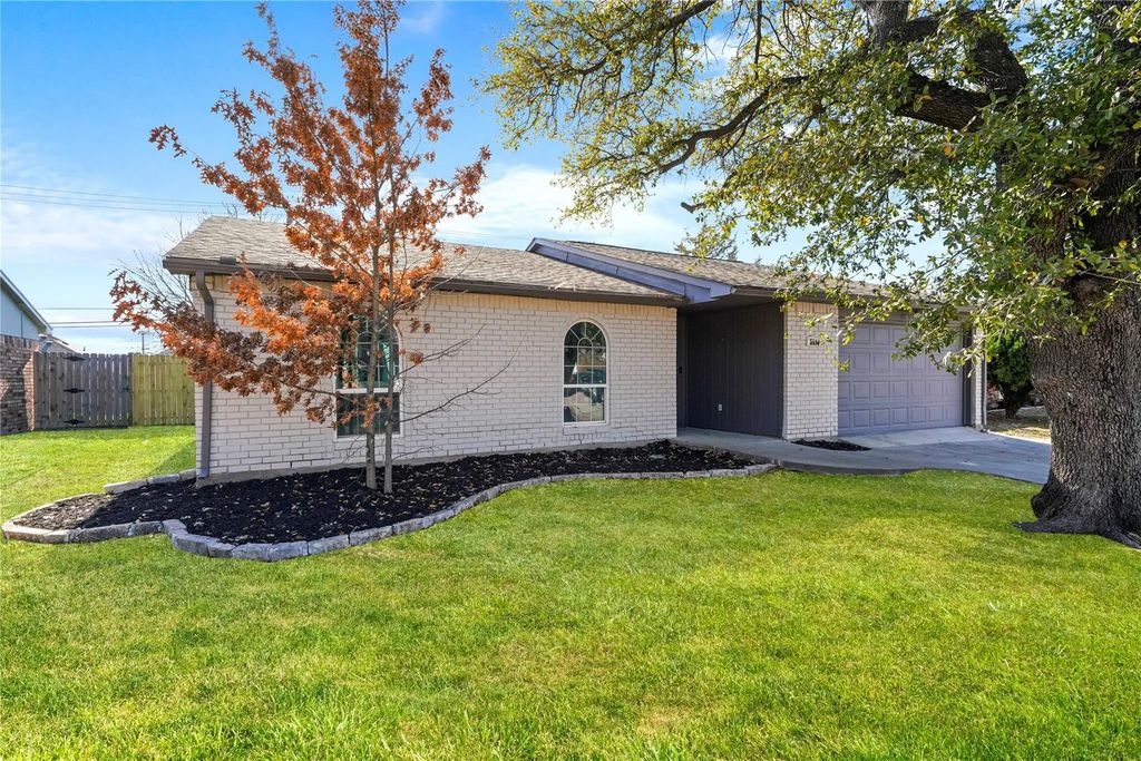 5516 Maple Lane, Rowlett