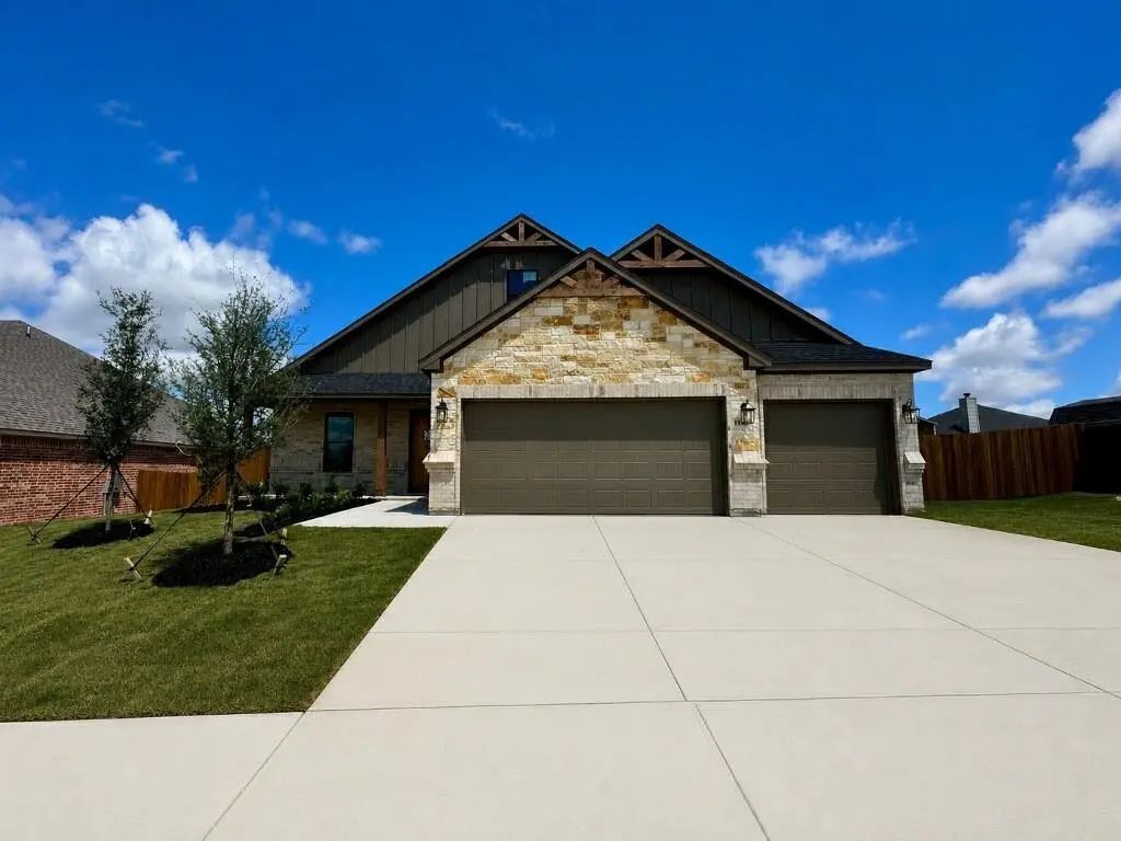 1900 W Westhill Drive, Cleburne