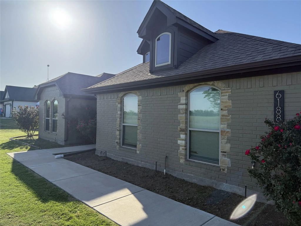 6188 County Road 913, Godley