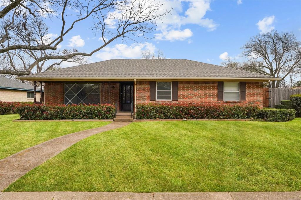2102 Lansdowne Drive, Garland