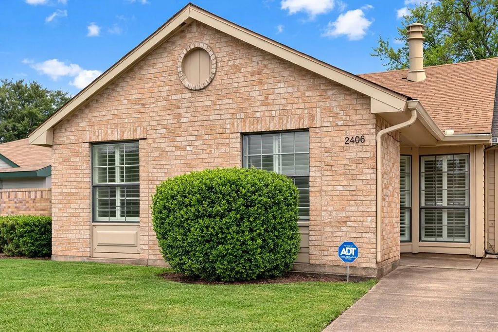 2406 Sunflower Drive, Arlington