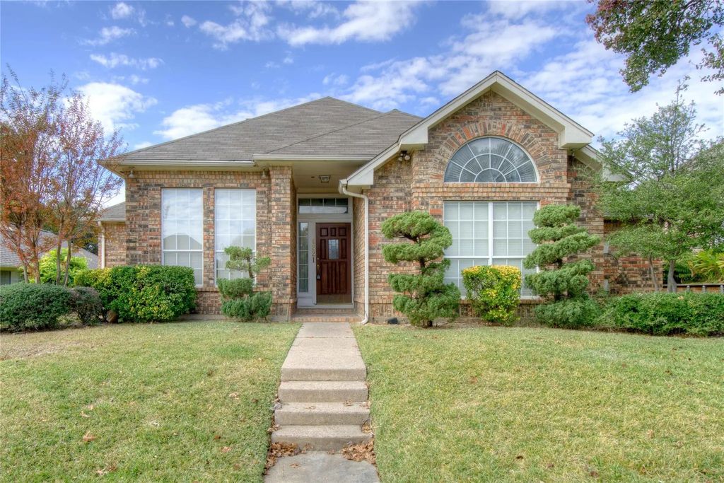 4221 Crestedge Lane, Carrollton
