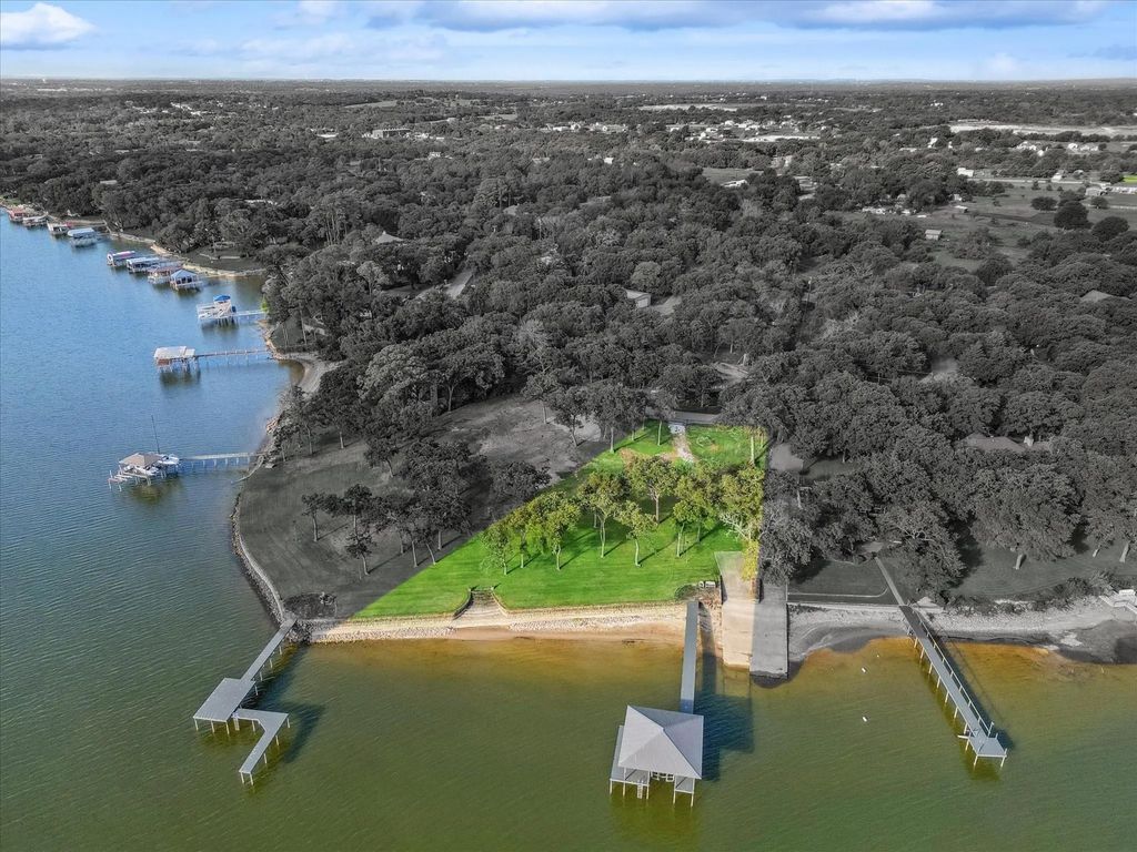 12424 Lake Forest Drive, Azle