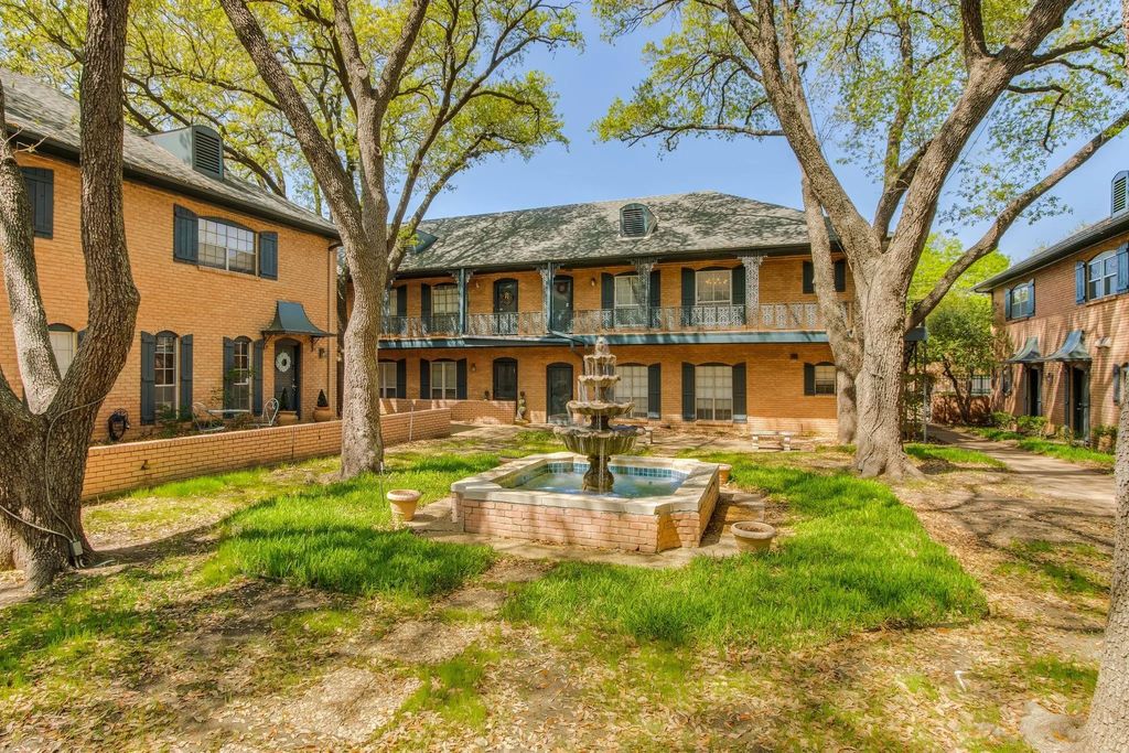 6023 E University Boulevard 204, Dallas