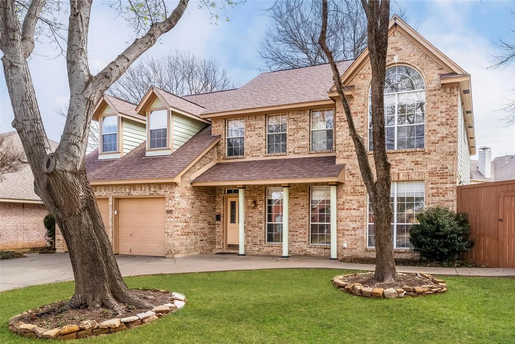 5704 Champion Court, Arlington