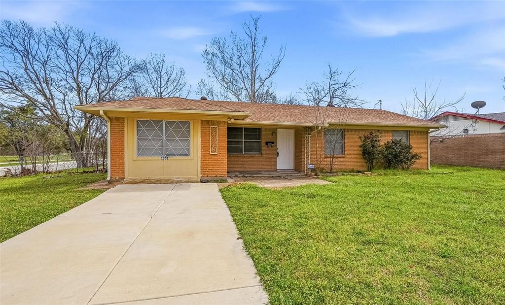 2502 Wanda Drive, Mesquite