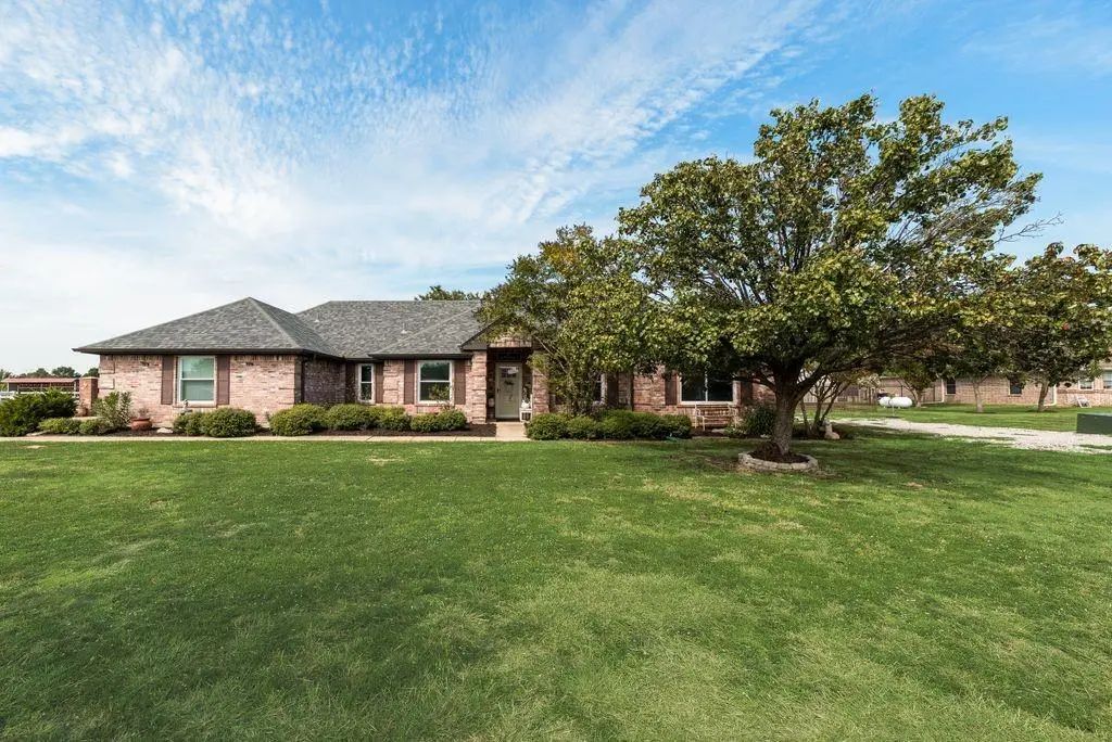 8901 S Water Tower Road, Fort Worth