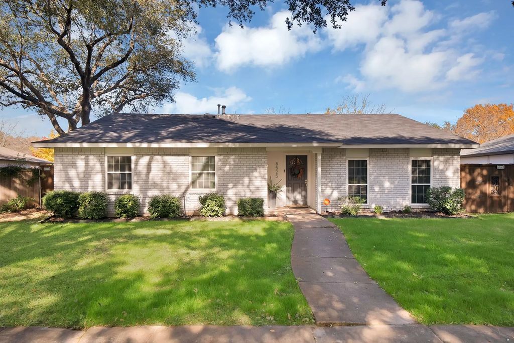 8525 Grumman Drive, Dallas
