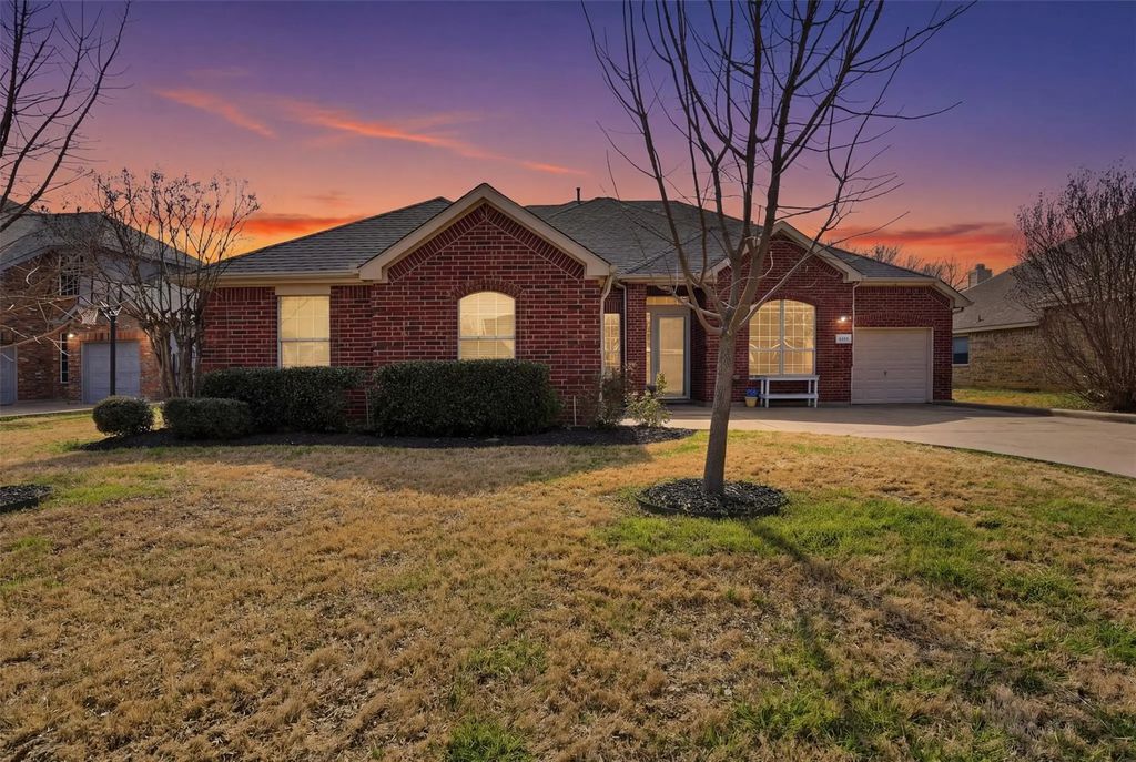 1012 Wedgewood Drive, Mansfield