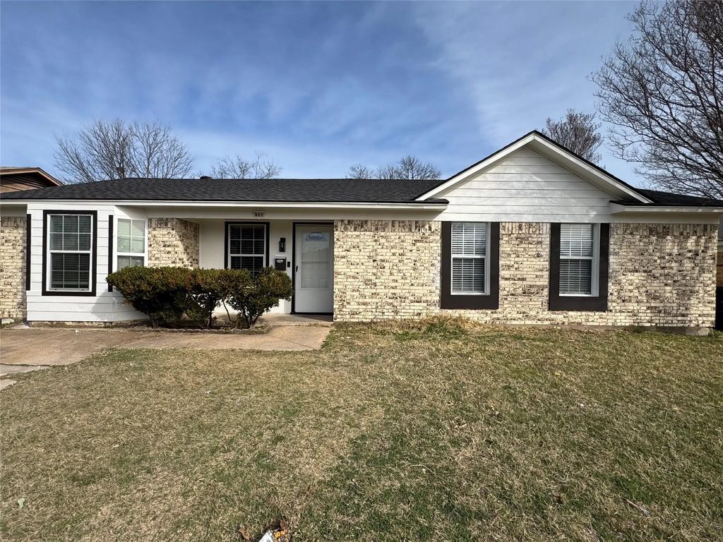 869 Lexington Drive, Lancaster