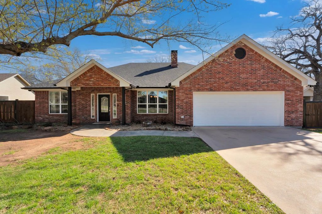 3709 Winding Way, Granbury