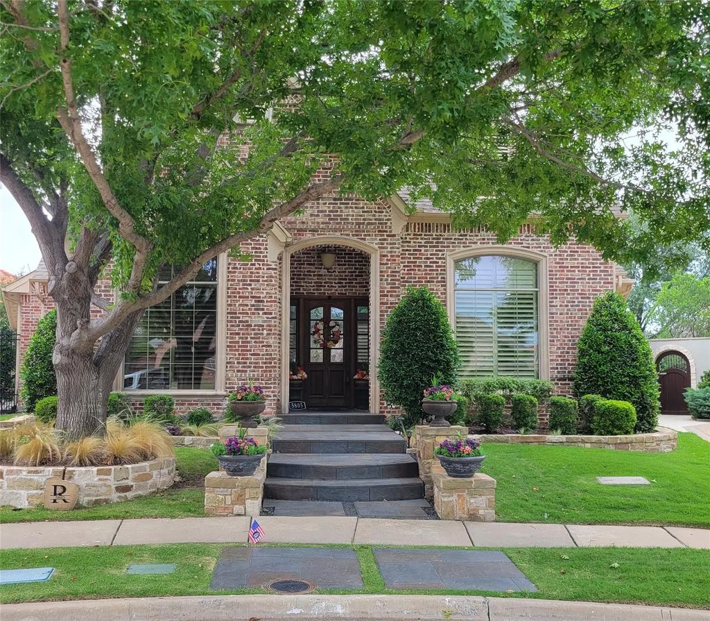 5805 Spring Glade Court, Plano