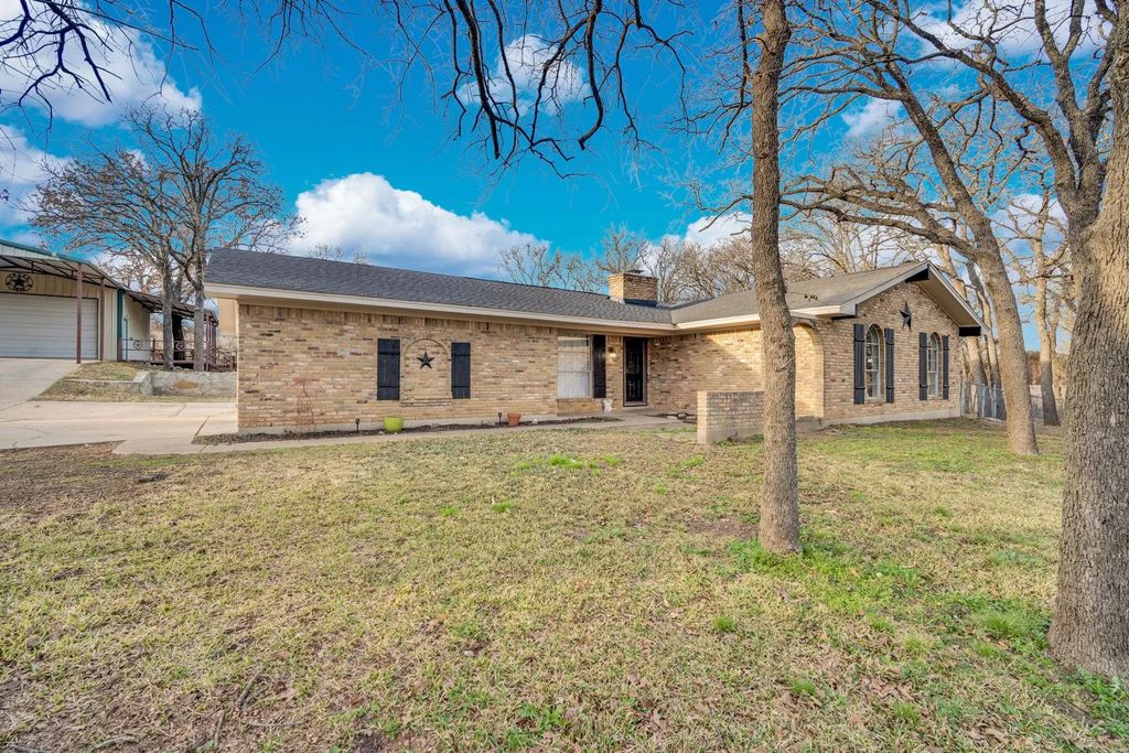2004 Valley Drive, Crowley