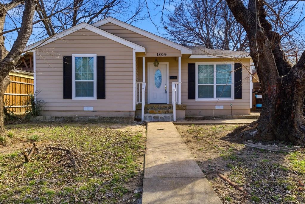 1809 Maple Street, Grand Prairie