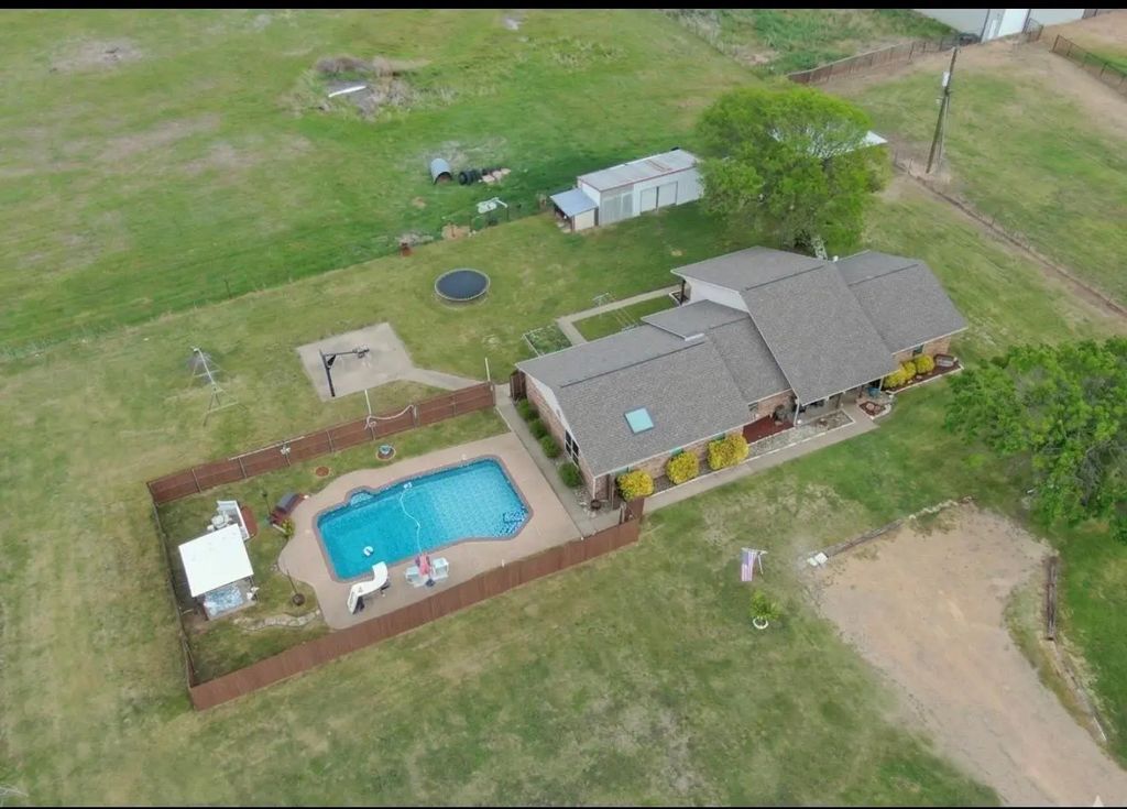 430 Carter Road, Italy