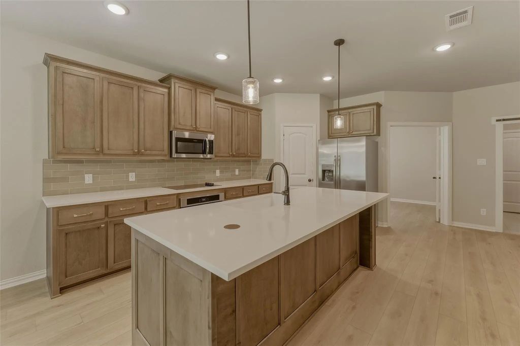 529 Waterford Park Boulevard, Weatherford