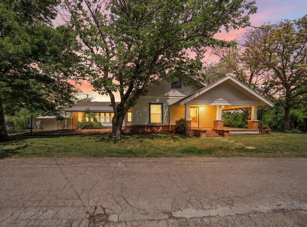 501 N Pleasant Street, Hillsboro