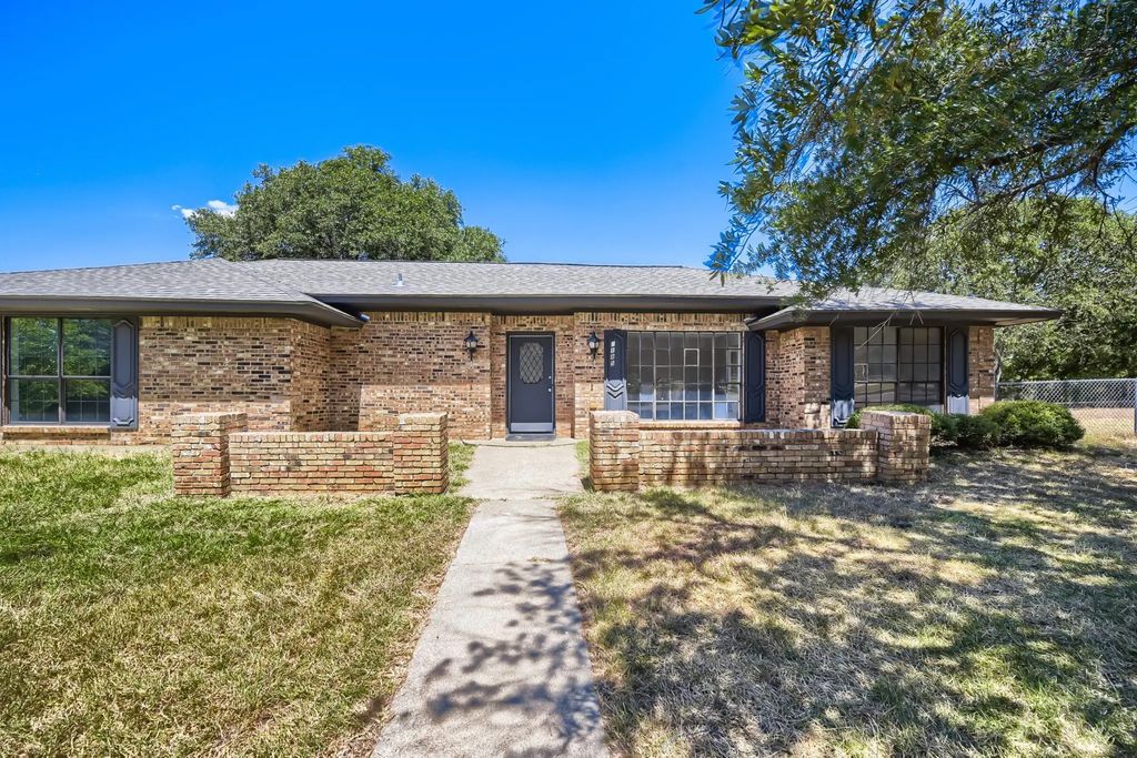 2185 Jana Lane, Burleson