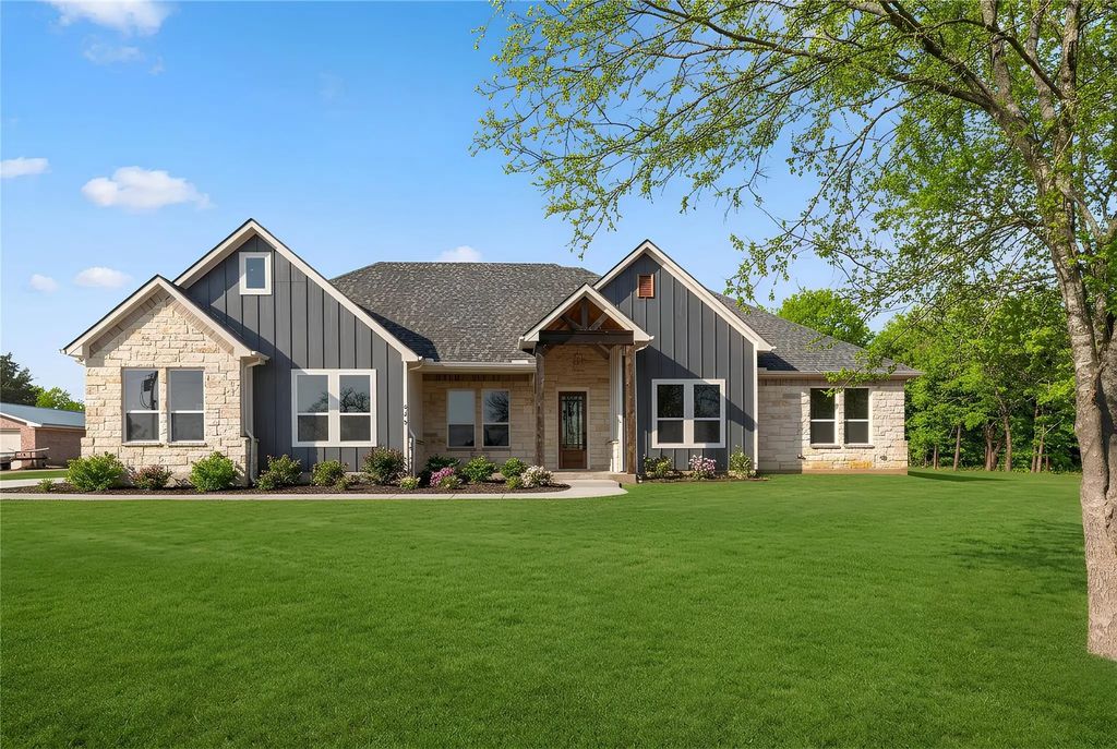 948 County Road 414, Cleburne