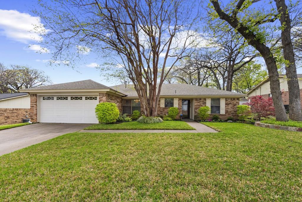 4510 Indian Oaks Trail, Arlington