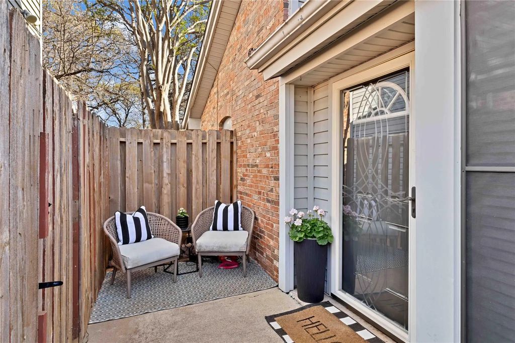 2577 Shady Ridge Drive, Bedford