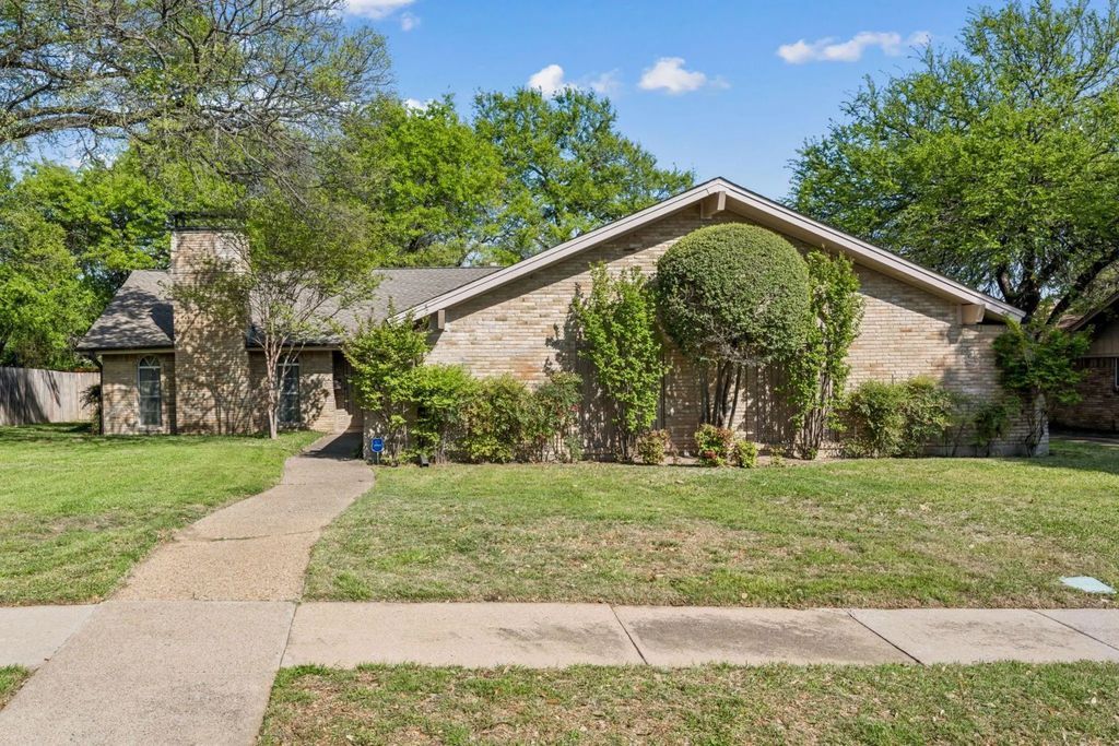 1324 Glenbrook Drive, Irving