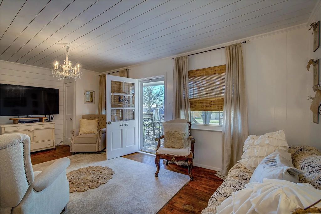 697 Tawakoni Drive, East Tawakoni