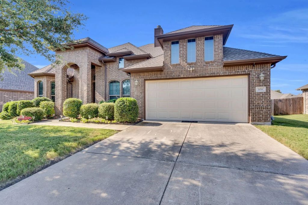 109 Thoroughbred Street, Waxahachie