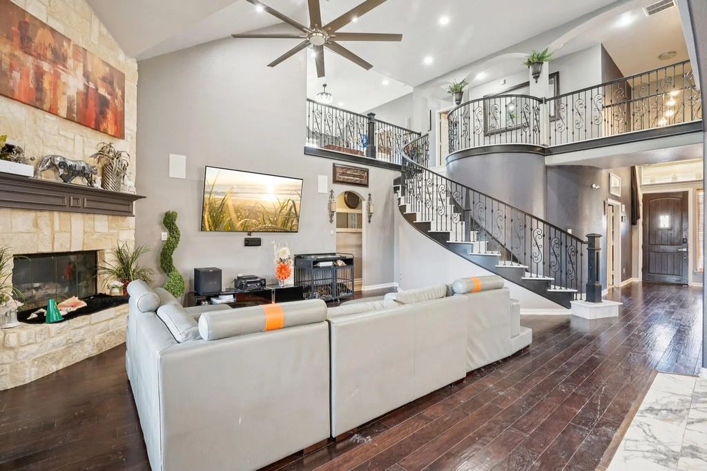 400 Shadow Creek Drive, DeSoto