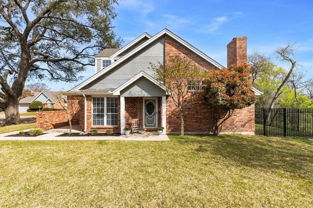 1902 Strait Lane, Garland