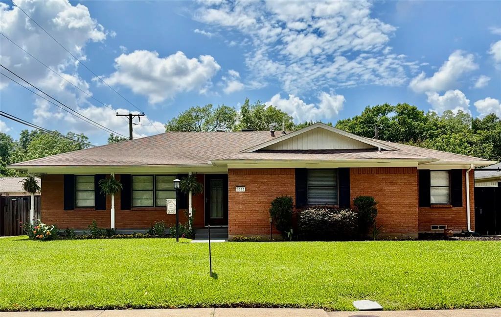 5811 Clendenin Avenue, Dallas