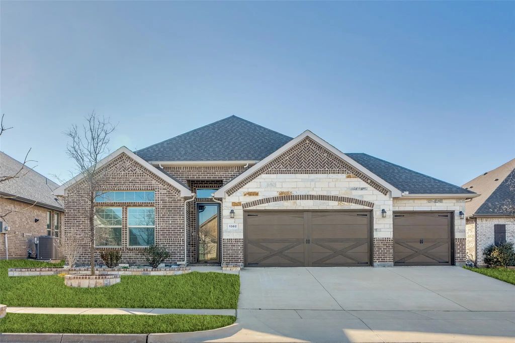 1302 Axis Deer Road, Arlington
