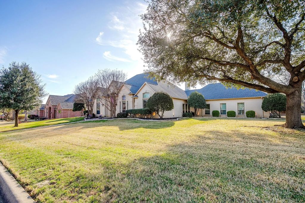908 Summertree Lane, Southlake