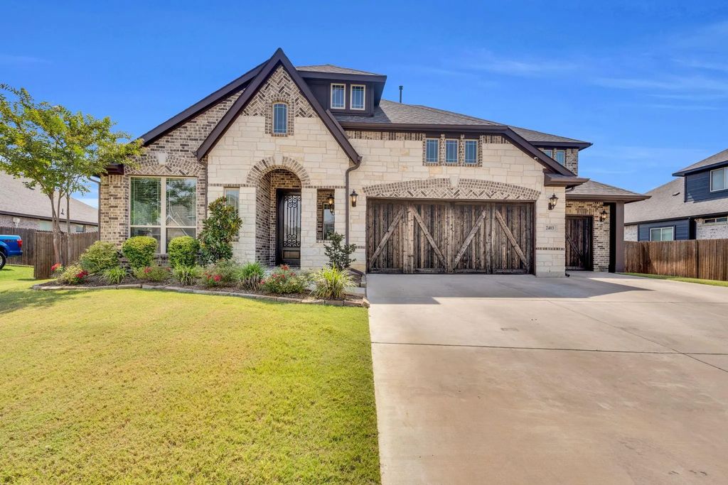 2403 Bear Trail, Mansfield
