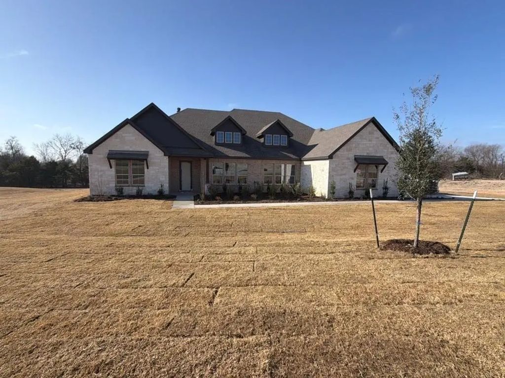 905 Perrin Lane, Van Alstyne