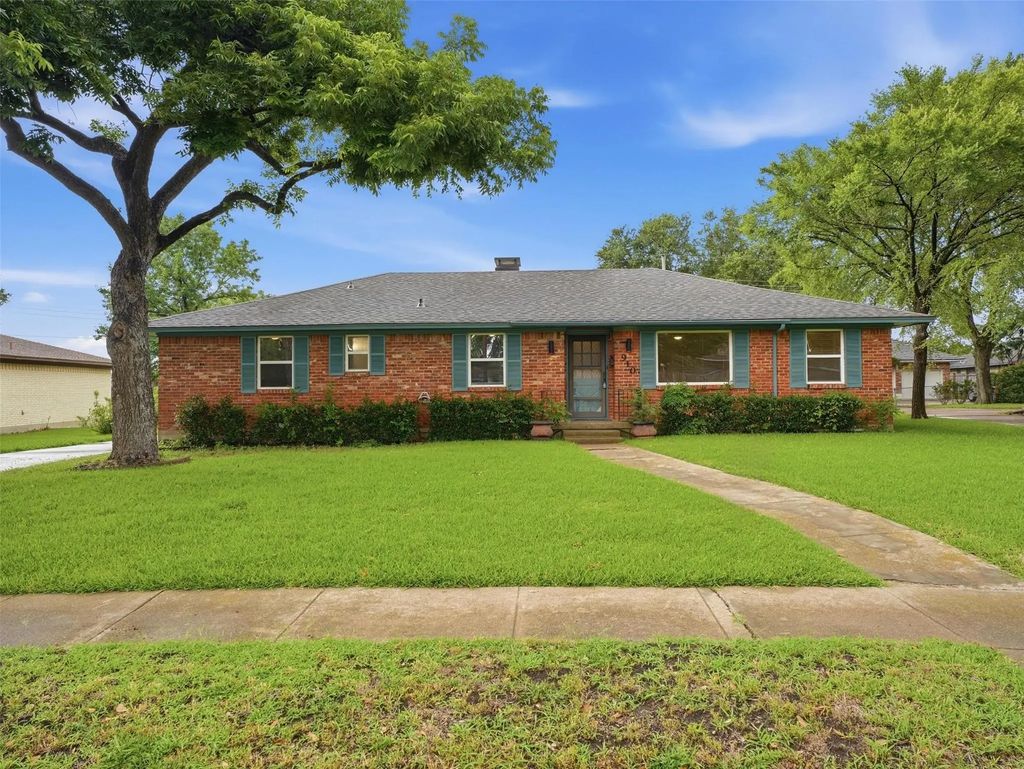 910 Worcester Lane, Garland