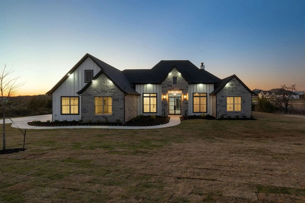 1040 Eagles Bluff Drive, Weatherford